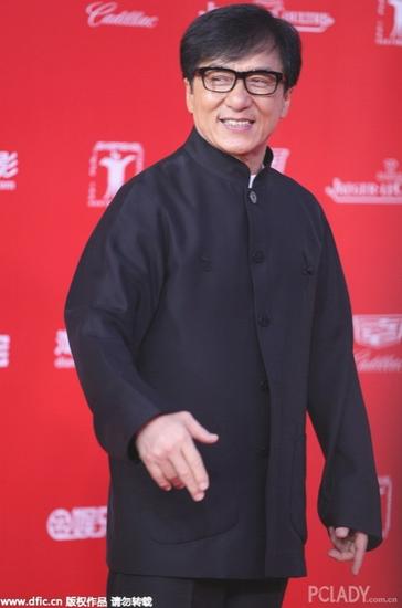 成龙夺龙大战幕后：100万支票引发的黑帮绑架、合同骗局与港片江湖生死录