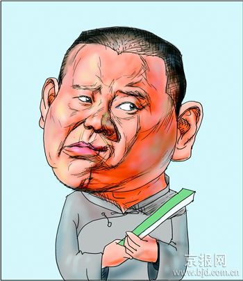 71岁成龙白发亮相好莱坞功夫新作比出中国传统“抱拳礼”